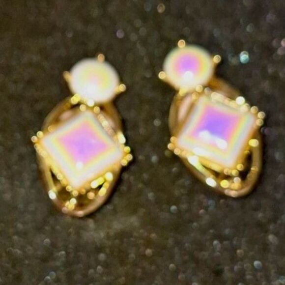 Emmons Lusterware Women's Clip On Earrings Vintage Pearlescent Signed - Picture 2 of 12